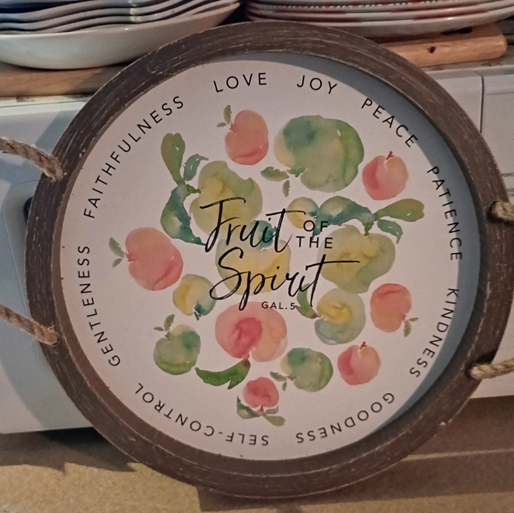 Dayspring Round Wooden Fruit Of The Spirit Tray